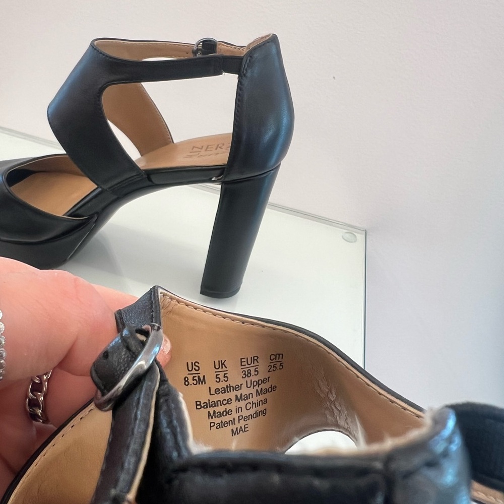 Naturalizer black platform pumps